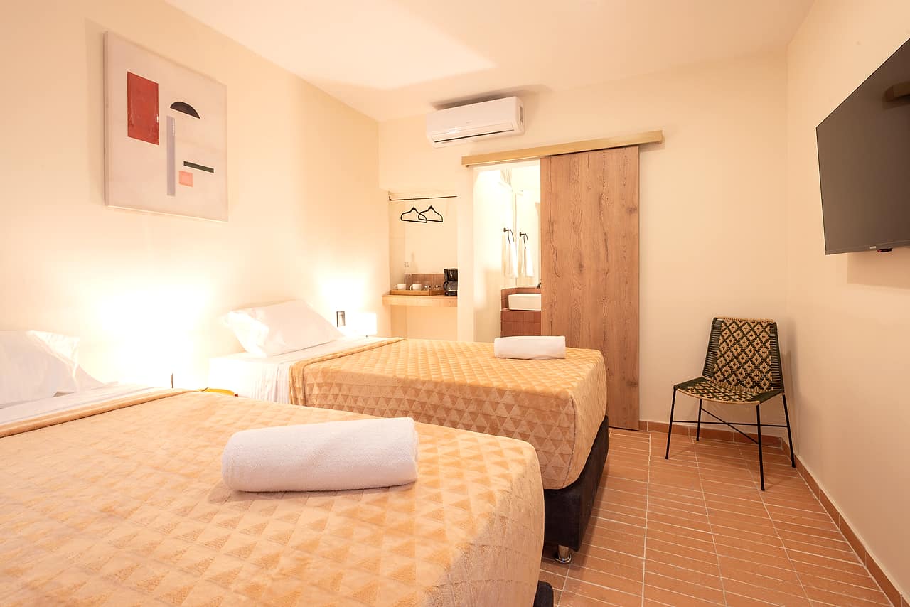 Habitación twin con dos camas semidobles
